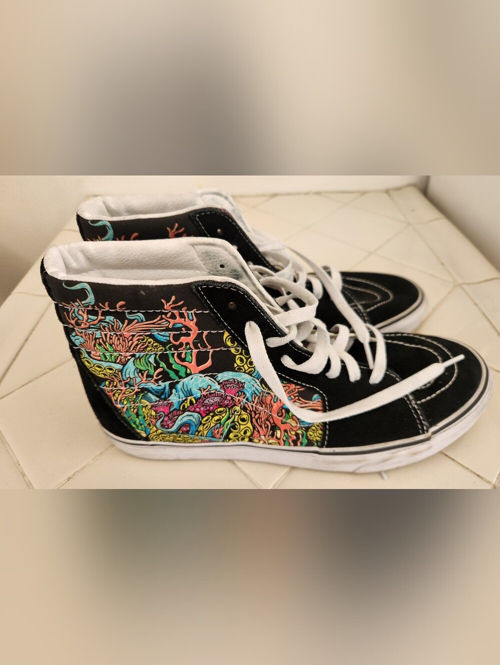 Vans Sk8-Hi Coral Reef Black & White Skate Shoes, Suede/Canvas, Size M10.5, W12